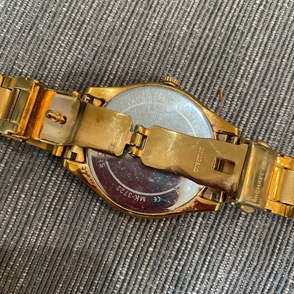 Michael Kors Watch - Picture 5 of 7